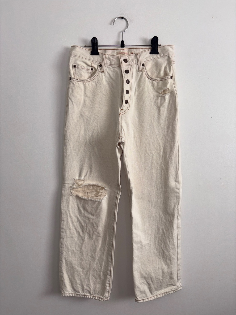 BNWOT Levi's Women's Snap Ribcage Straight Ankle Jeans size 29 - Picture 3 of 5